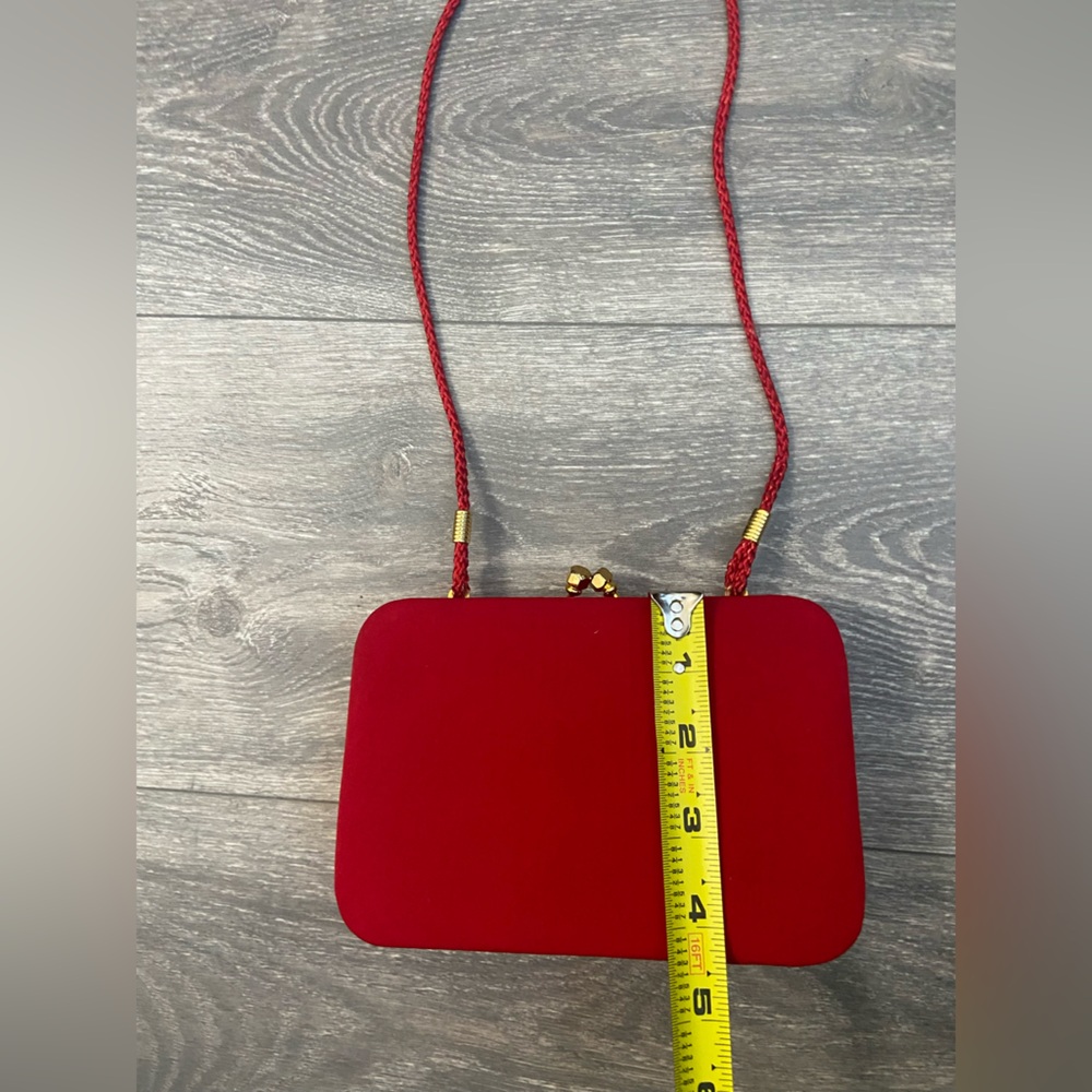 Vintage Elegant Red Clutch/ Crossbody Bag Gold Tone Hardware - Picture 14 of 16